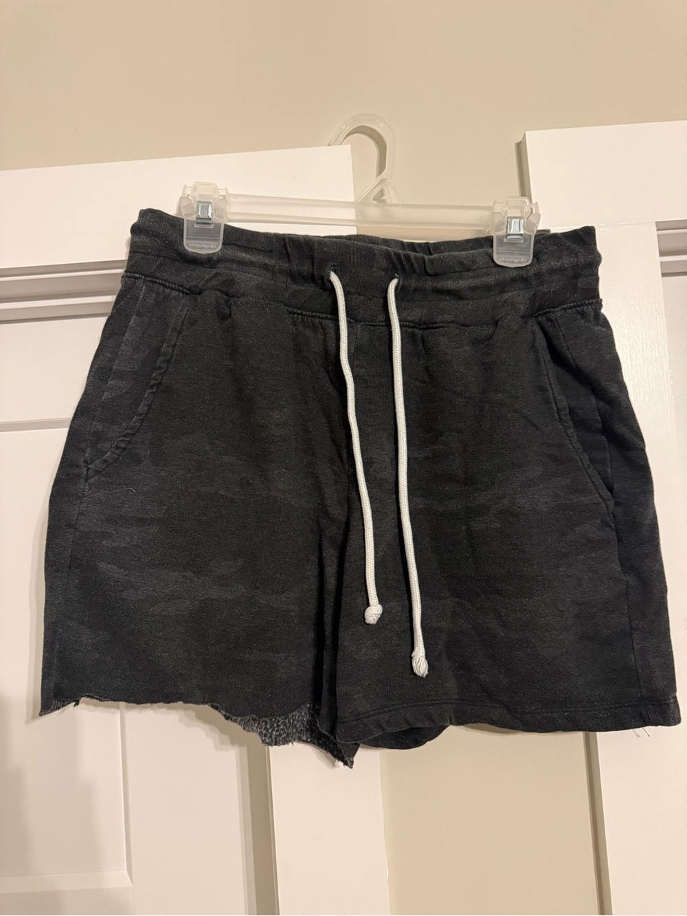 Men's Athletic Drawstring Shorts in Black